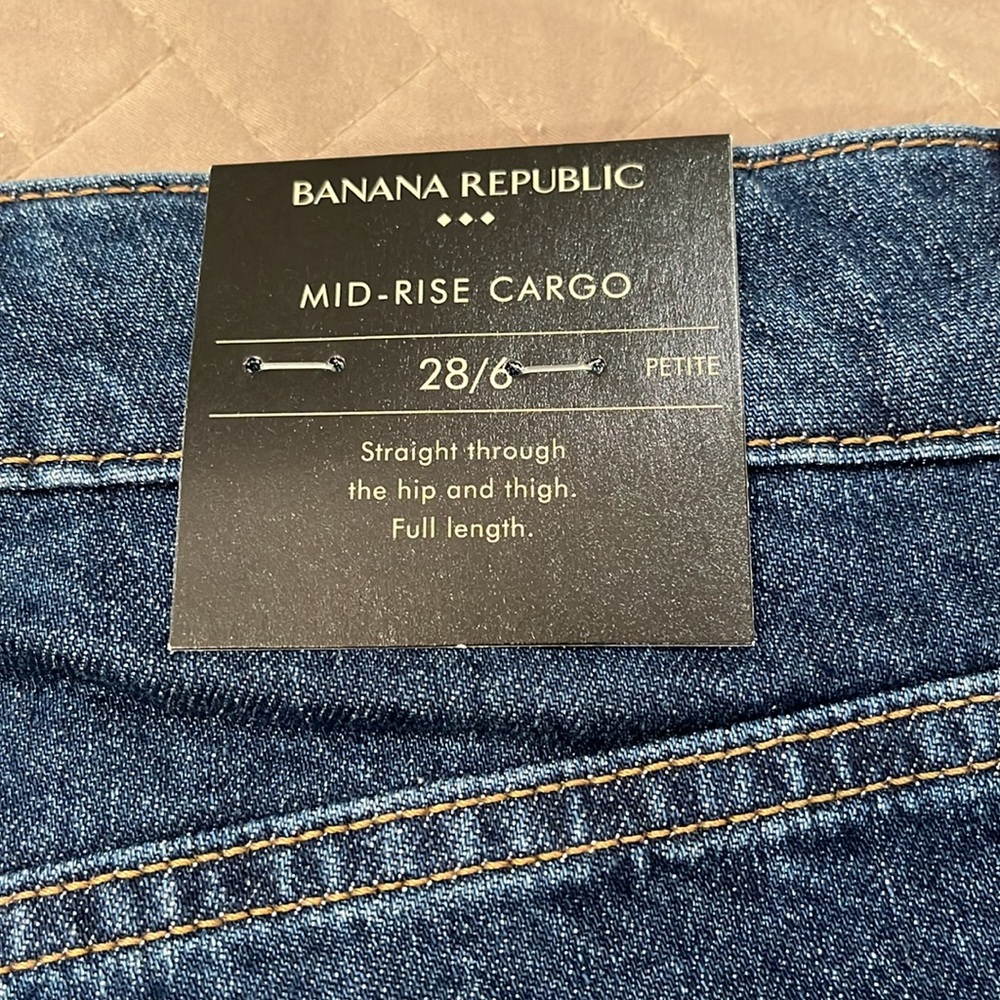 Banana Republic Mid-Rise Dark Wash Straight Cargo Jeans/NWT/28 Petite - Picture 11 of 13